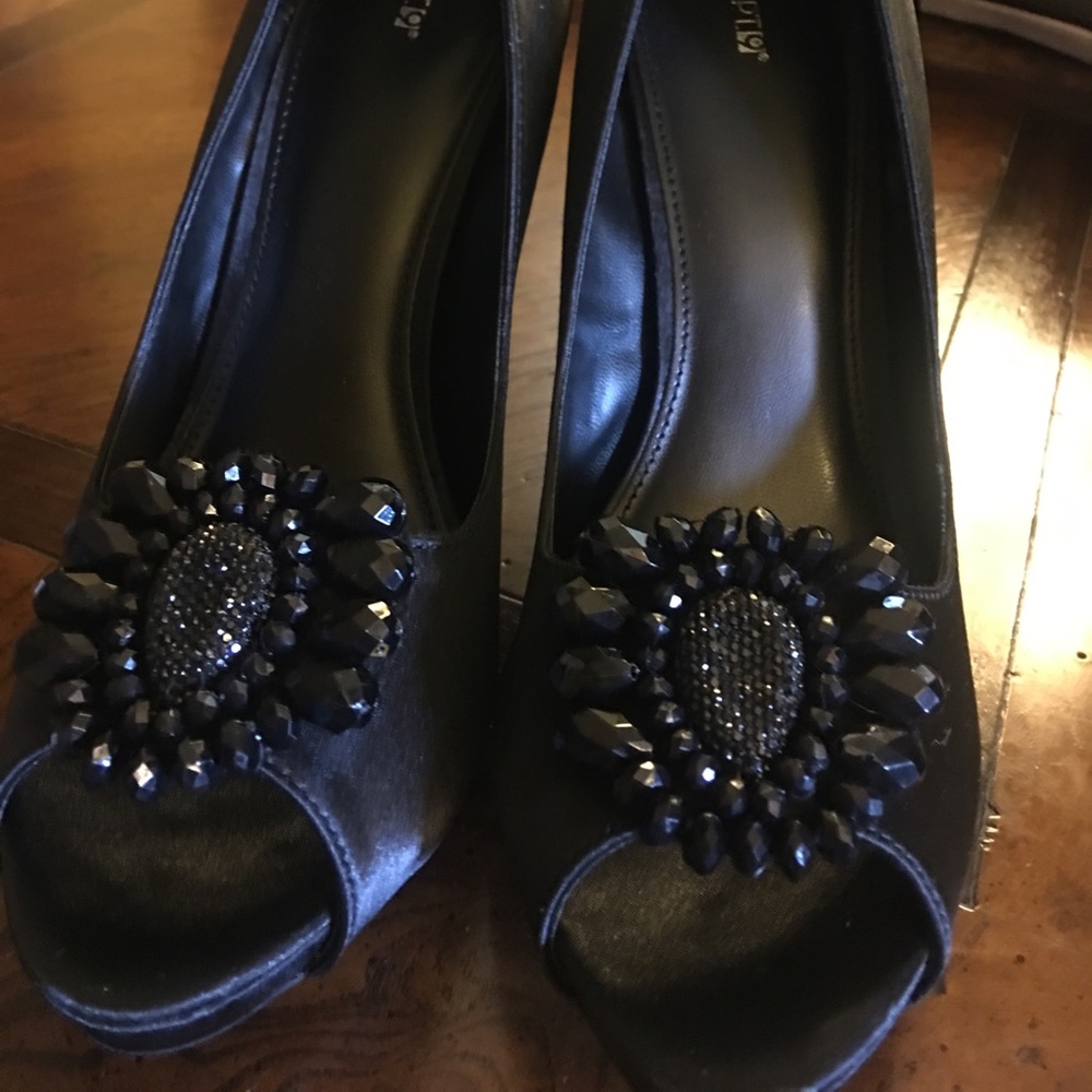 Black velvet shoes